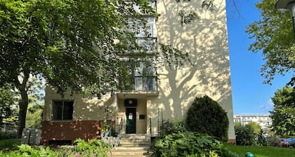 82 m2 /Moderne/Parking Gratuit/Métro 14 à 10min + RER B à 7 minutes