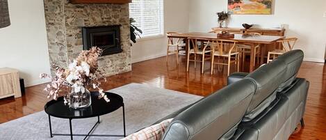 Smart TV, fireplace, computer monitors