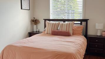 4 bedrooms, desk, iron/ironing board, WiFi