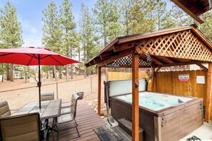 Tina de hidromasaje al aire libre