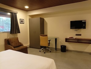 豪華雙人房 | 筆電工作空間、熨斗/熨衣板、免費無線上網