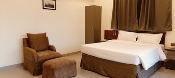 笔记本电脑工作区、熨斗/熨板、免费 WiFi