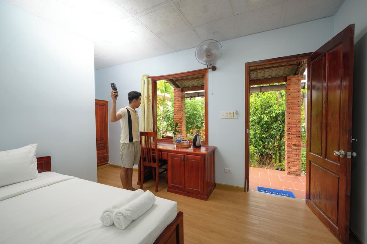 Habitación básica doble, vista a la alberca | Wifi gratis y ropa de cama