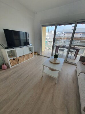 Apartment, 2 Schlafzimmer, Raucher, Balkon | Wohnbereich