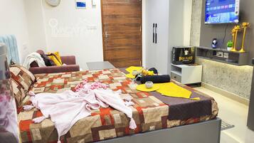 1 Schlafzimmer, Schreibtisch, WLAN, BettwÀsche