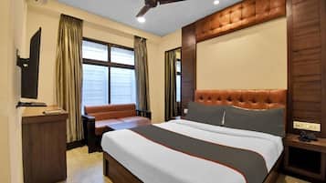 Deluxe Double Room, City View | Soundproofing, free WiFi