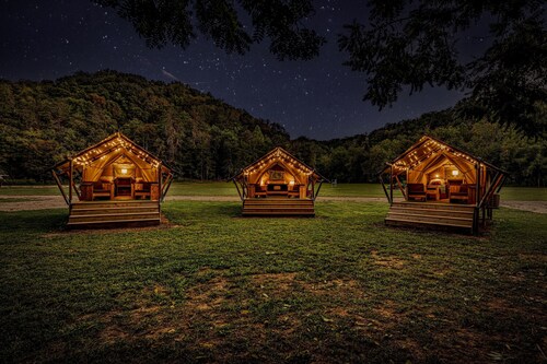 Group Glamping: Luxury Tents Near Gburg and PF