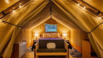 3 bedrooms, bed sheets