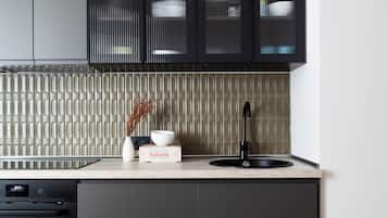 Geladeira, micro-ondas, fogão, cooktop