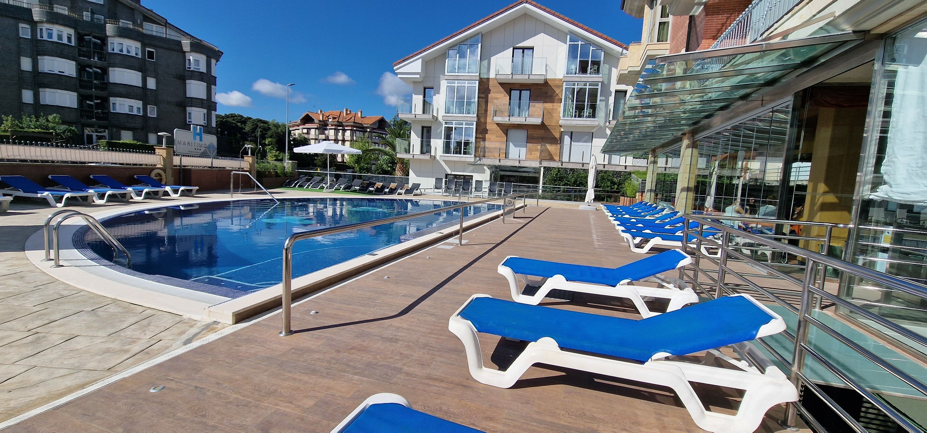 Seasonal outdoor pool