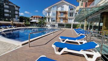 Seasonal outdoor pool