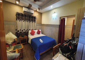 Dobbeltrom – deluxe | Skrivebord for bærbar PC og wi-fi (inkludert)