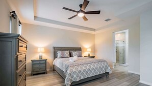 4 bedrooms, iron/ironing board, WiFi (free), bed sheets