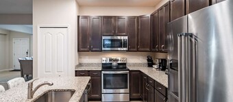 Heated Pool 4BR Retreat, Family Friendly