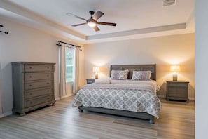4 habitaciones, tabla de planchar con plancha y wifi gratis 