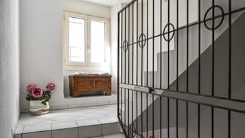 Apartment, 2 Bedrooms, Smoking, Balcony | Interior