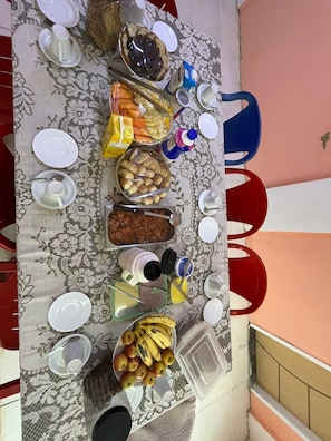 Desayuno de autoservicio incluido todos los días