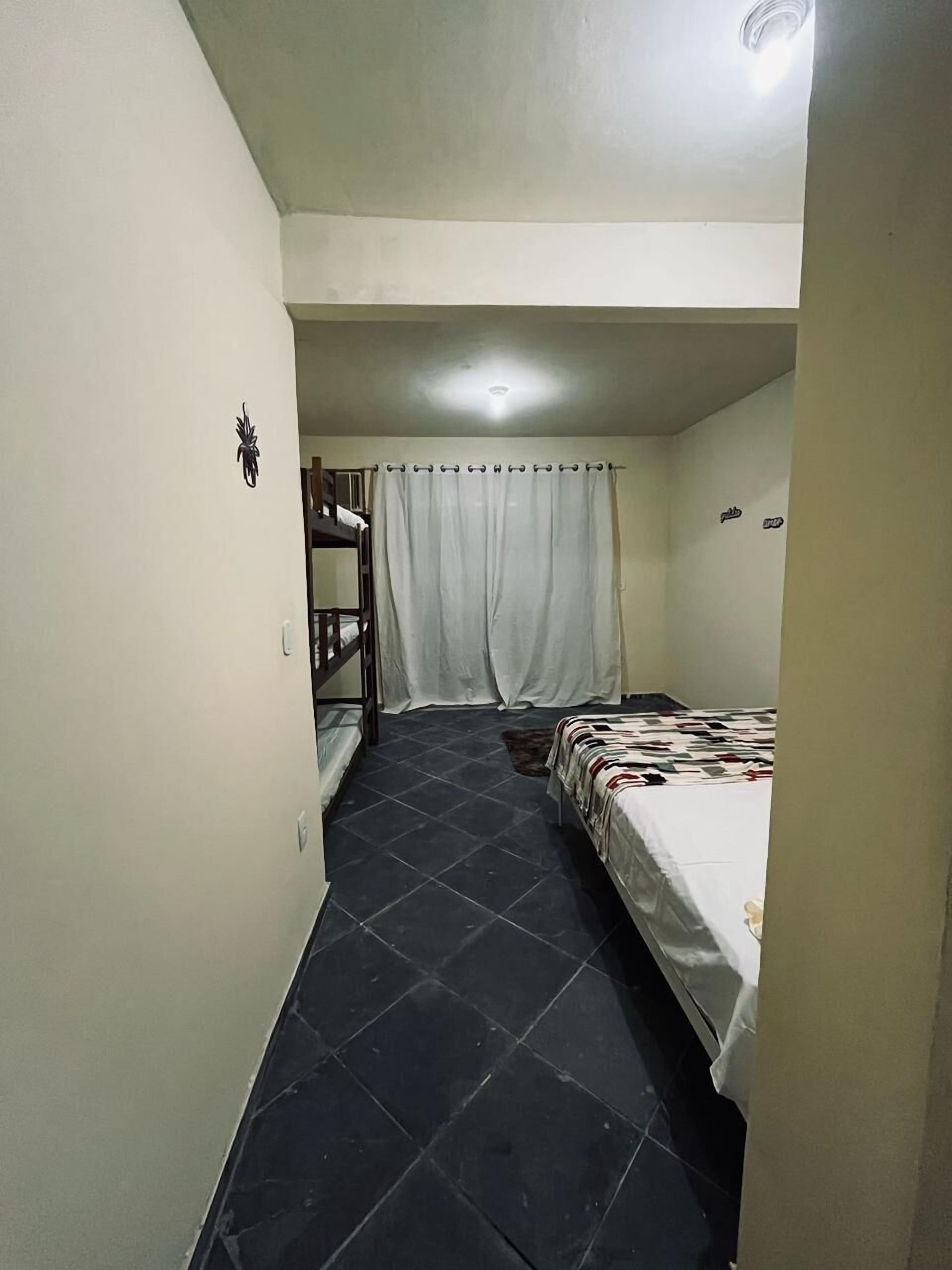 Familiekamer | Verduisterende gordijnen, een strijkplank/strijkijzer, gratis wifi