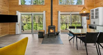 Spa, Nature & Riverside Escape | Ecureuil Gris