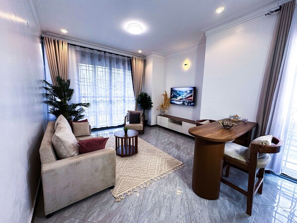 Comfort Apartment, Hill View | Living area - Febs Luxe Residences (Kampala)