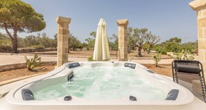 Bain à remous extérieur