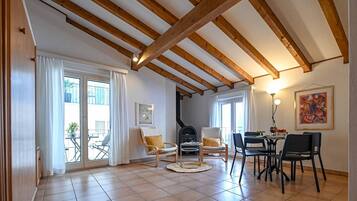 Apartment, 1 Bedroom, Smoking, Balcony | Interior