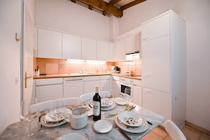 Appartement, 1 chambre, fumeur, balcon | Salle à manger