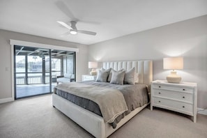 2 bedrooms, desk, iron/ironing board, free WiFi - Lakeshore Luxury - Sunny condo near beach w deck (Ponte Vedra Beach)