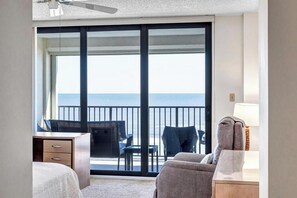 3 bedrooms, desk, free WiFi, bed sheets