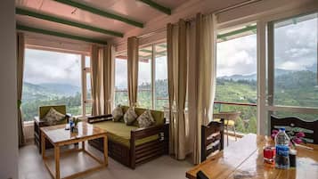 Junior Studio Suite | Living area