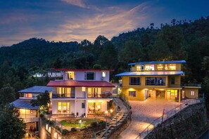 Front of property - Adrushya Estate Luxury Suites Mukteshwar (Dhari)