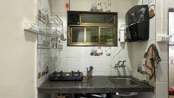 Cookware/dishes/utensils