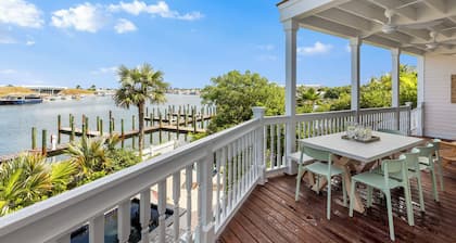 SEVENTH HEAVEN~Waterfront 5 BR, 4 Ba Townhome with Pool, Elevator & Dockage!