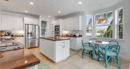 SEVENTH HEAVEN~Waterfront 5 BR, 4 Ba Townhome with Pool, Elevator & Dockage!