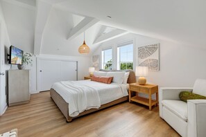 5 Schlafzimmer, Schreibtisch, Bügeleisen/Bügelbrett, kostenloses WLAN