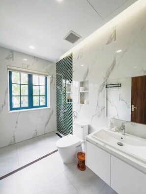 Villa, 4 Bedrooms | Bathroom | Rainfall showerhead, designer toiletries, hair dryer, slippers - Novaworld Phan Thiet - QT Villa (Phan Thiet)