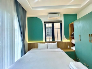 4 bedrooms, premium bedding, memory-foam beds, individually decorated