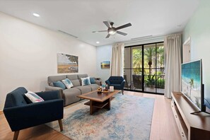 TV, offices - Pool, Tennis & Walk to Beach, 5 Min From Sand (Coco)