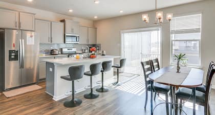 2 Mi to Dtwn Frederick: Updated Townhome