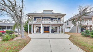 Unclassified image, 4 of 35, button - 2 Mi to Long Beach: Home w/ Patio & Putting Green! (Oak Island)