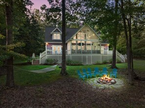 Exterior - Water You Wating For? | Waterfront Fun & Relaxation (Boydton)