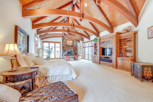 Hot Tub + Views: Luxe Mountain Escape in Yucaipa