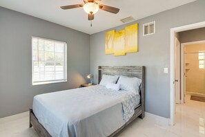 Apartment (2 Bedrooms) | Interior - 8 Mi to Dtwn: Apartment in Miami (Miami Shores)