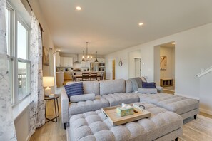 House (5 Bedrooms) | Interior