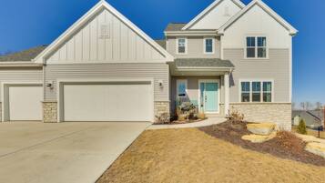 House (5 Bedrooms) | Front of property