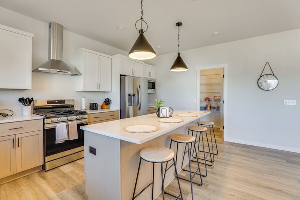 House (5 Bedrooms) | Interior