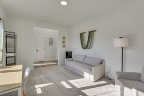 House (5 Bedrooms) | Interior - 13 Mi to University of Wisconsin: Suburban Home (Oregon)