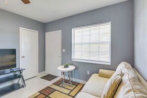 Apartment (2 Bedrooms) | Interior - 7 Mi to Surfside Beach: Pet-friendly Unit in Miami (Miami Shores)