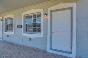 Apartment (2 Bedrooms) | Interior - 7 Mi to Surfside Beach: Pet-friendly Unit in Miami (Miami Shores)