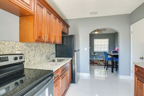 Apartment (2 Bedrooms) | Interior - 7 Mi to Surfside Beach: Pet-friendly Unit in Miami (Miami Shores)